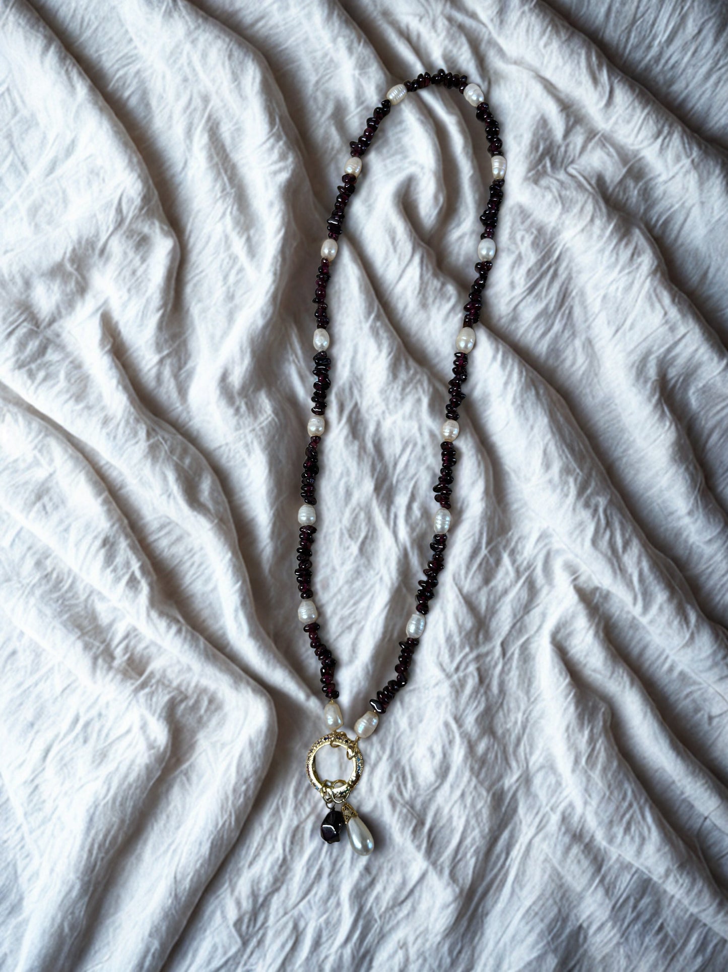 Ketting met Parels en Granaat