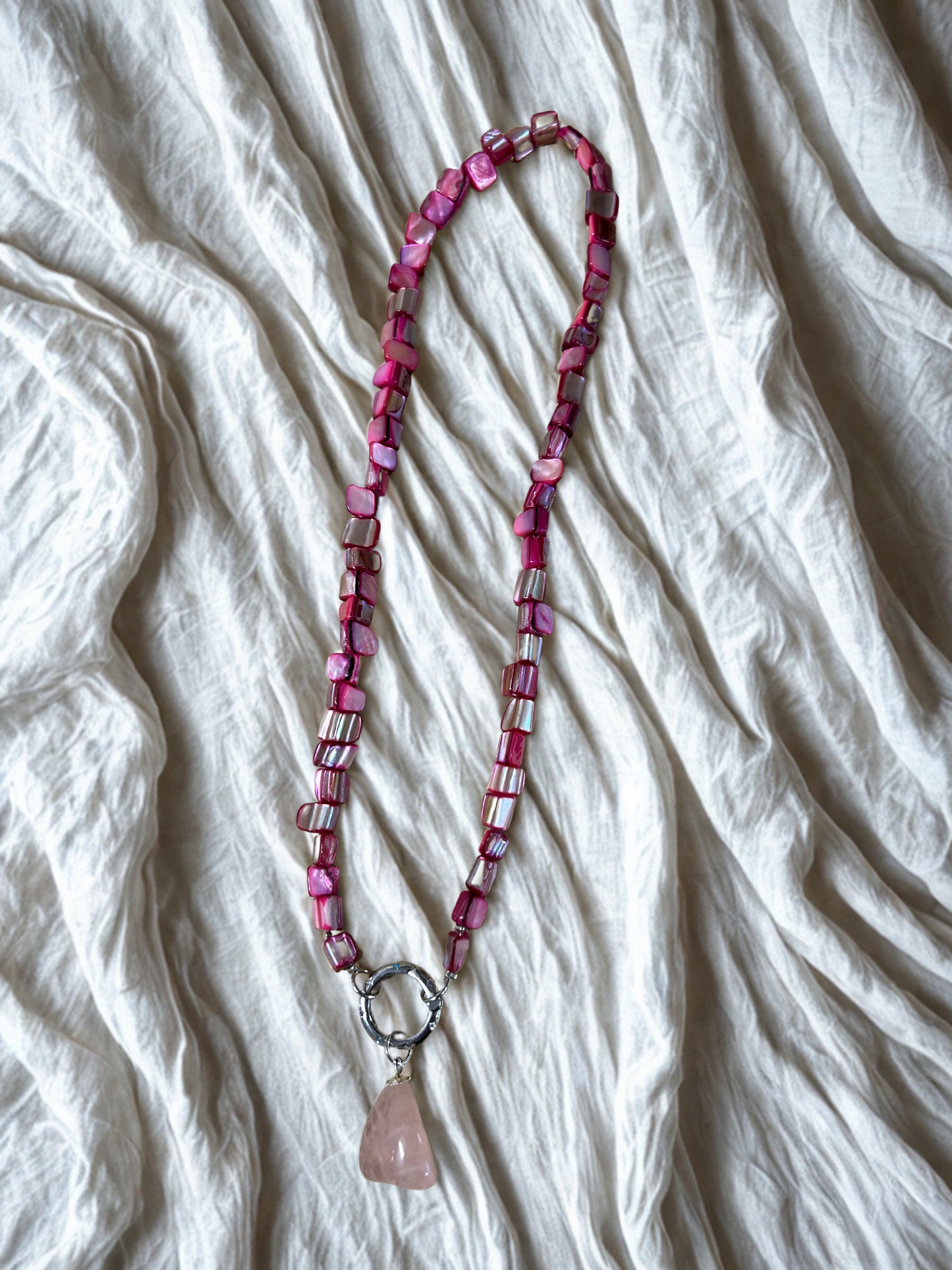 Ketting parelmoer en rosekwarts